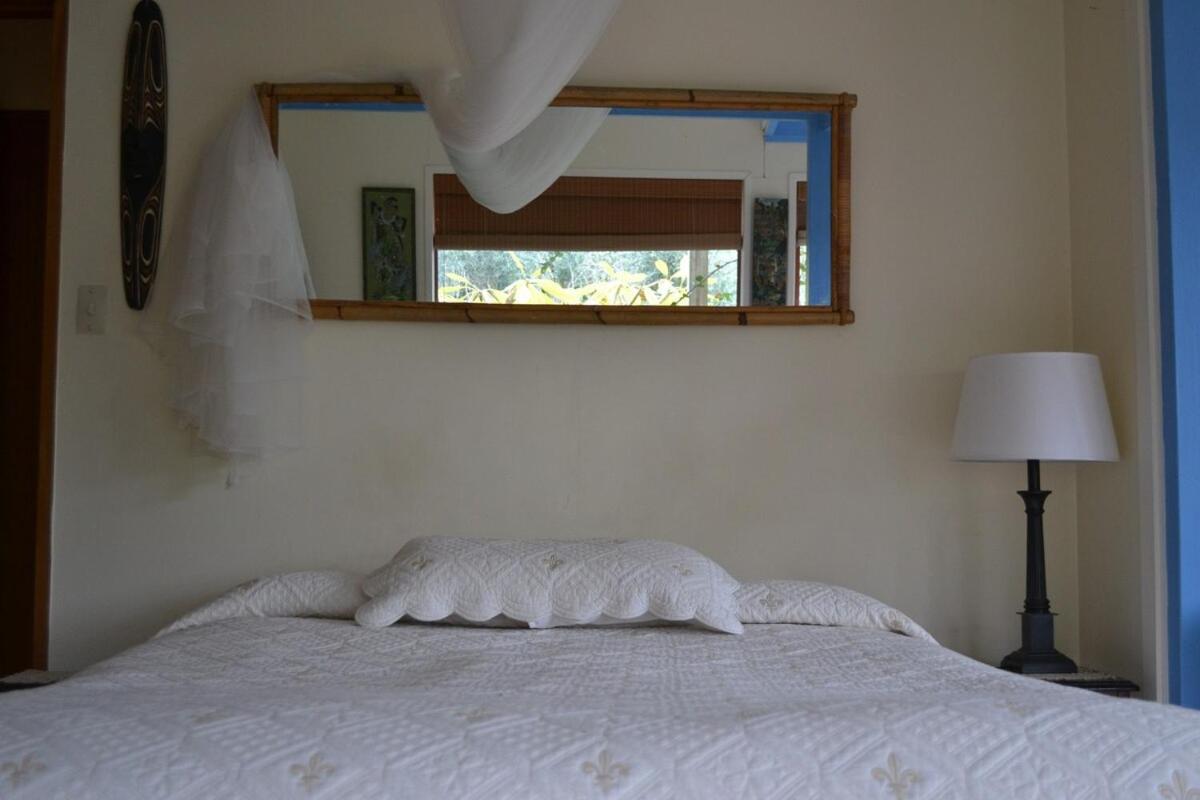 Great Barrier Oasis Lodge Tryphena 外观 照片