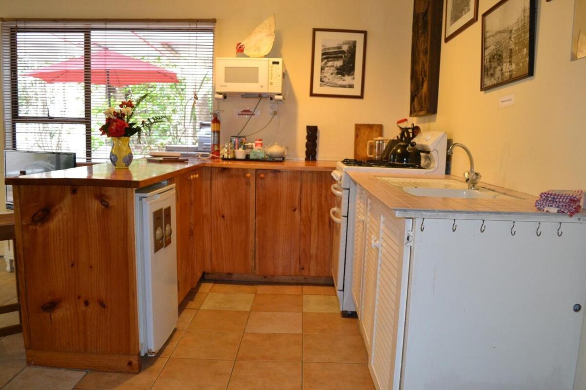 Great Barrier Oasis Lodge Tryphena 外观 照片