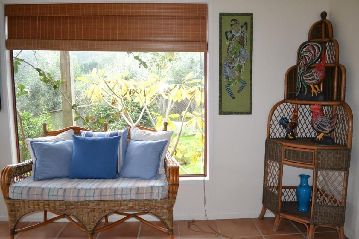 Great Barrier Oasis Lodge Tryphena 外观 照片